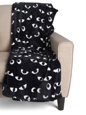 WELL DRESSED HOME Creepy Eyes Throw-50” x 70”